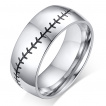 Bague homme acier � couture grav�e style baseball