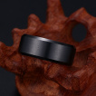 Bague homme noire en tungstene � bandeau bross�