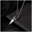 Pendentif acier en forme de dague � manche serpent