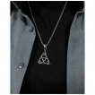Pendentif homme celtique n�ud de la trinit� en acier