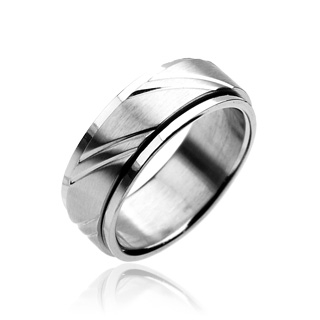 Bague homme en acier � bande en mouvement