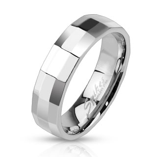Bague homme en acier � facettes rectangulaires