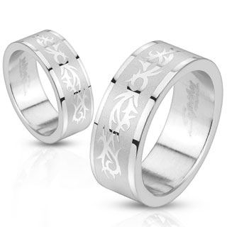 Bague homme en acier � reliefs tribaux