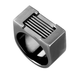 Bague homme acier patin� � face rectangulaire rainur�e