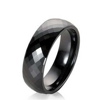 Bague homme c�ramique noire � facettes