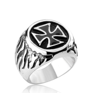 Bague homme gothique en acier � croix de Malte et flammes