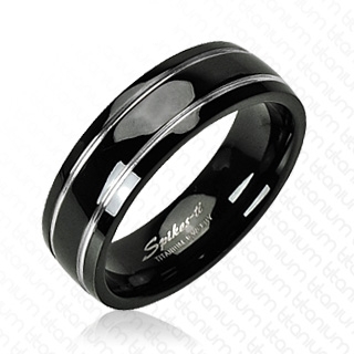 Bague noire en titane � rainures continues