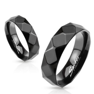 Bague homme noire en acier facett�e de losanges
