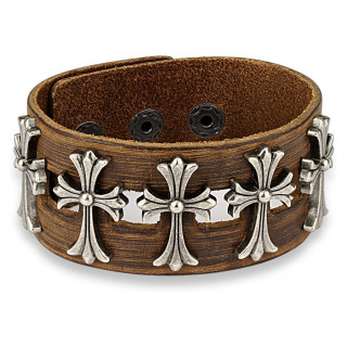 Bracelet en cuir marron d'aspect us� � cinq croix celtiques en laiton