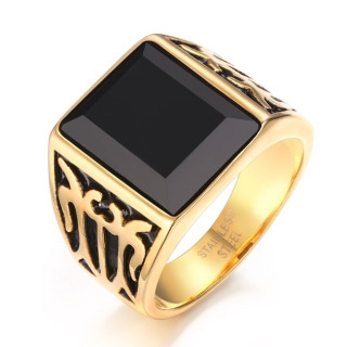 Chevali�re homme dor�e � reliefs et pierre noire carr�e