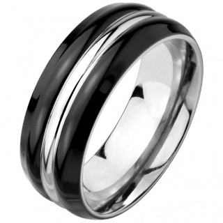 Bague homme bomb�e en titane noir avec ligne argent�e